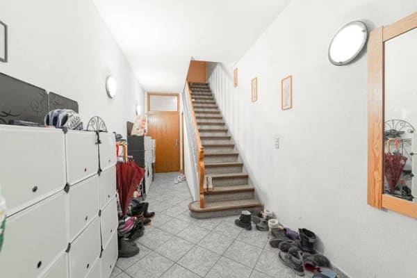 Immobilie in Barsinghausen - SICHERES INVESTMENT MIT SUPER FAKTOR 12,77 - MEHRFAMILIENHAUS MIT GEWERBE IN TOP LAGE - Bild 1