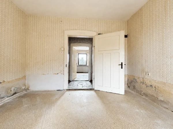 Immobilie in Neuhaus a.d.Pegnitz - Resthofstelle zur Sanierung - Zweifamilienhaus mit Nebengebäuden - Bild 4