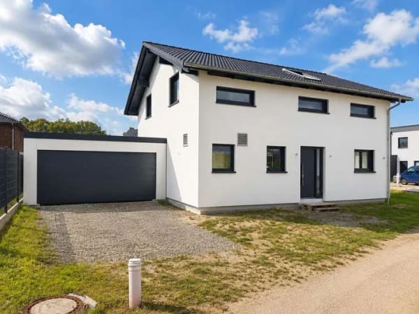 Immobilie in Tiddische - Hochwertiges Neubau-Energiesparhaus mit moderner Ausstattung und großzügigem Wohnkonzept - Bild 0