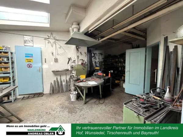 Immobilie in Wunsiedel - Zweifamilienhaus mit Werkstatt und angrenzendem Lagerhaus - Bild 2