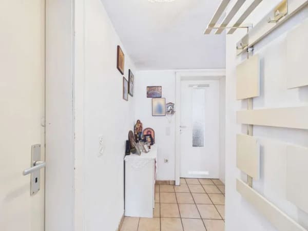 Immobilie in Brühl - Brühl: Vermietete 3-Zimmer-Wohnung als attraktive Kapitalanlage im 2. Obergeschoss! - Bild 3
