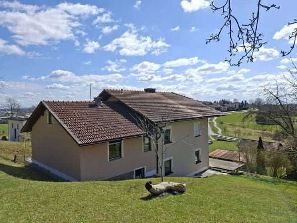 Immobilie in Perlesreut - Gepflegtes Wohnhaus in herrlicher ruhiger und sonniger Aussichtslage - Bild 1