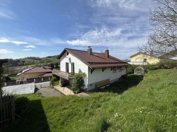 Immobilie in Waldkirchen - Ruhe. Weitblick. 846 m² Grundstück. – Ihr Haus mit Möglichkeiten in Waldkirchen - Bild 3