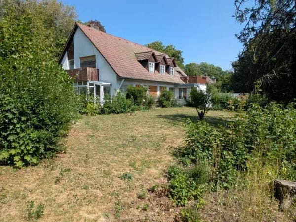 Immobilie in Sulzbach-Rosenberg - Großzügiges Haus auf traumhaftem Grundstück - Bild 0