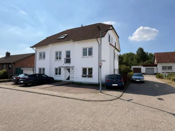 Immobilie in Zwingenberg - Helle Dachgeschosswohnung mit 112 m², Balkon und Duplex-Stellplatz - Bild 0