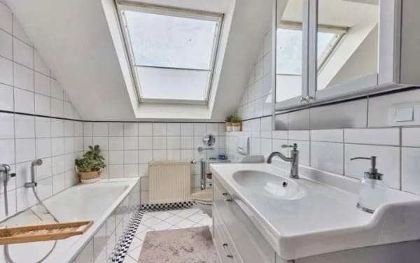 Immobilie in Zwingenberg - Helle Dachgeschosswohnung mit 112 m², Balkon und Duplex-Stellplatz - Bild 2
