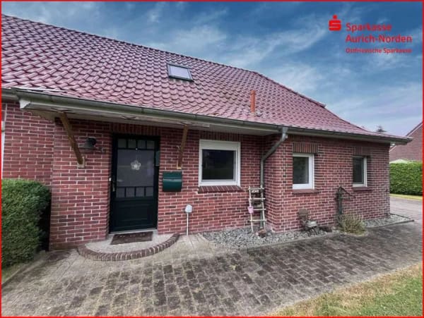 Immobilie in Osteel - Nahe der Ostfriesischen Nordseeküste! Modernisiertes Landhaus in schöner ländlicher Lage in der G - Bild 0