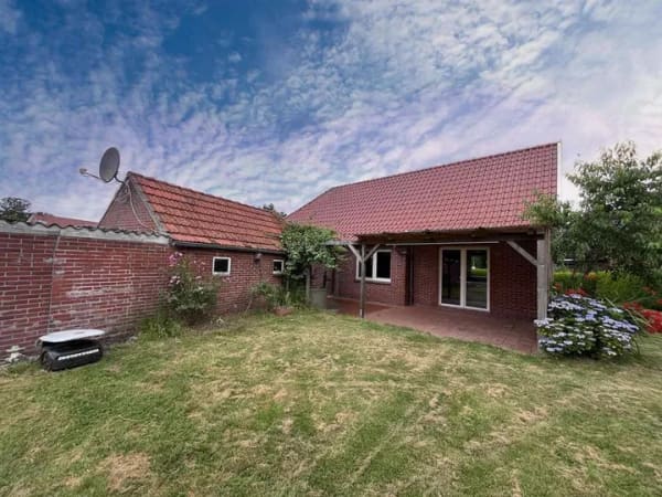 Immobilie in Osteel - Nahe der Ostfriesischen Nordseeküste! Modernisiertes Landhaus in schöner ländlicher Lage in der G - Bild 2