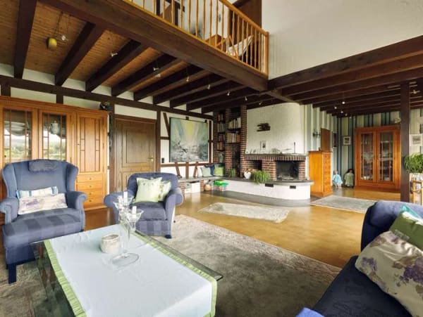 Immobilie in Leonberg - Großzügiges Einfamilienhaus in ruhiger Aussichtslage, Kamin und Sauna - Bild 3