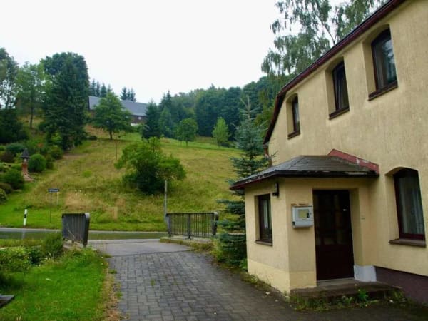 Immobilie in Hermsdorf/Erzgebirge - !!! ACHTUNG - VERKAUF NACH GEBOT !!! - Viel Platz für Familie und Projekte - Bild 2