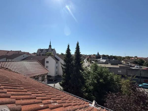 Immobilie in Helmstedt - 2-Zimmer Eigentumswohnung mit Blick über Helmstedt und Stellplatz - Bild 1