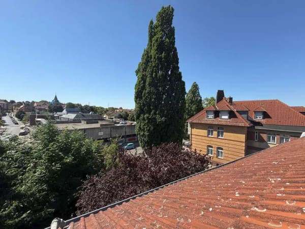 Immobilie in Helmstedt - 2-Zimmer Eigentumswohnung mit Blick über Helmstedt und Stellplatz - Bild 2