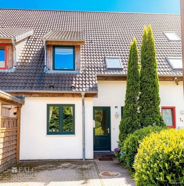 Immobilie in Busdorf - Wohnen, wo andere Urlaub machen ! Reihenmittelhaus mit Ausbaupotenzial ! - Bild 1