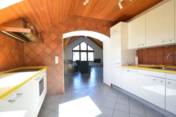 Immobilie in Kronberg - Ruhig gelegene, große 4-Zimmerwohnung mit Burgblick, Kamin und Doppelgarage - Bild 4