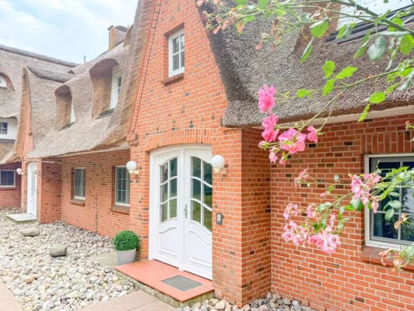 Immobilie in Büsumer Deichhausen - Captain’s Suite | Maisonette unter Reet auf 77m² - Bild 0