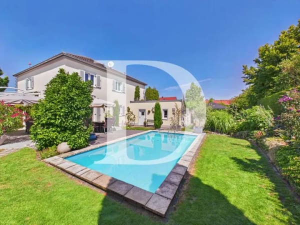 Immobilie in Langerringen - Exkl. Einfamilienhaus mit Pool und Gewerbehalle - Bild 0