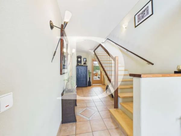 Immobilie in Langerringen - Exkl. Einfamilienhaus mit Pool und Gewerbehalle - Bild 2