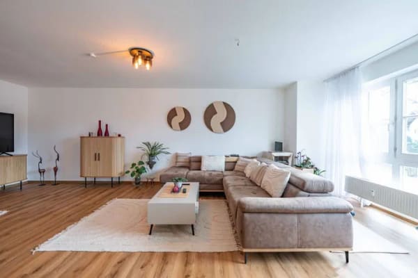 Immobilie in Durach - Modern & aussichtsreich: Großzügige 3-Zi.-Wohnung mit Südwestbalkon vor Allgäuer-Panorama - Bild 1