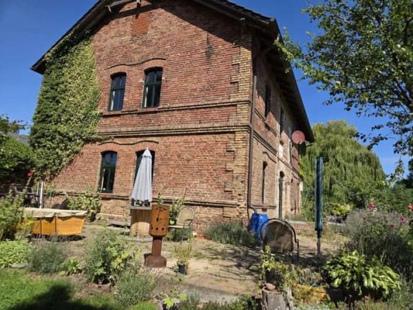 Immobilie in Jarmen - EIN HAUS DER BESONDEREN ART -  GROSSZÜGIG -  RUSTIKAL - TOP GRUNDSTÜCK (AM FELDRAND) - Bild 1