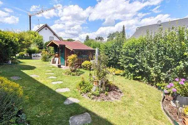 Immobilie in Bruckberg - Modernisierte Doppelhaushälfte mit sonnigem Garten - Bild 2