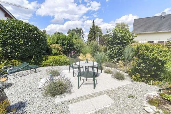 Immobilie in Bruckberg - Modernisierte Doppelhaushälfte mit sonnigem Garten - Bild 3