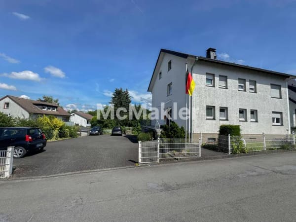 Immobilie in Warstein - Vollvermietetes Dreifamilienhaus mit Entwicklungspotenzial in begehrter Wohnlage - Bild 0