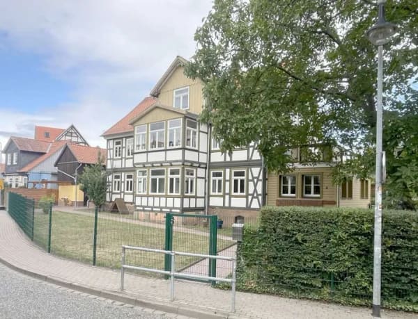 Immobilie in Wernigerode - Wunderschönes Fachwerkgebäude mit großem Grundstück in ruhiger Lage - Bild 1