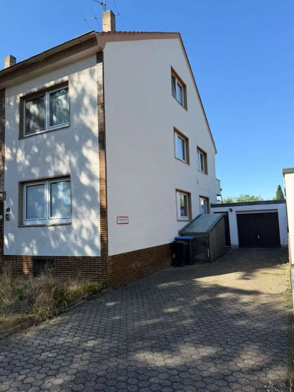 Immobilie in Langenfeld (Rheinland) - Mehrfamilienhaus mit 4 Wohneinheiten – 2 Wohnungen im EG frei - Bild 1