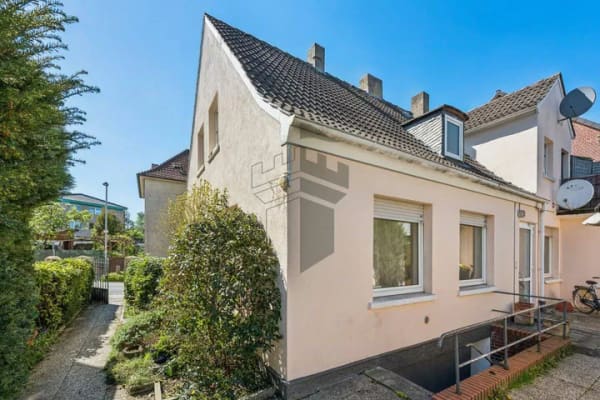Immobilie in Rheine - RHEINE: Zweifamilienhaus in Wietesch/Schleupe - Sanierungschance für Handwerker und Investoren - Bild 1