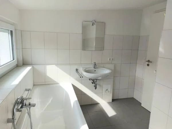 Immobilie in Staufen im Breisgau - großzügige 2-Zimmer-Maisonette-Wohnung mit Studio - Bild 3