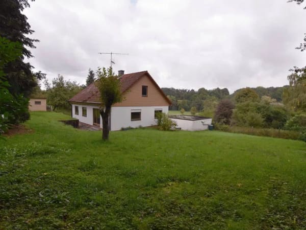 Immobilie in Wilhelmsdorf - Vielseitiges Ein- bis Zweifamilienhaus mit Doppelgarage in Wilhelmsdorf - Bild 1