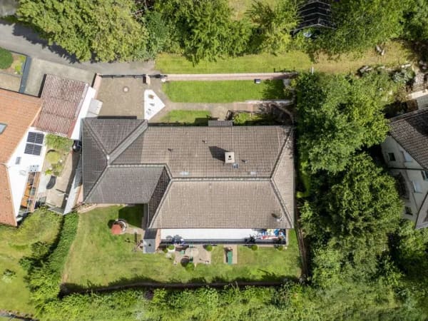 Immobilie in Grasellenbach - Repräsentatives Zweifamilien-/Mehrgenerationenhaus
oder Einfamilienhaus mit vermieteter Einheit. - Bild 3