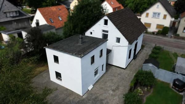 Immobilie in Brake - Vielseitiges Wohnhaus mit drei Wohneinheiten in Brake - Bild 1