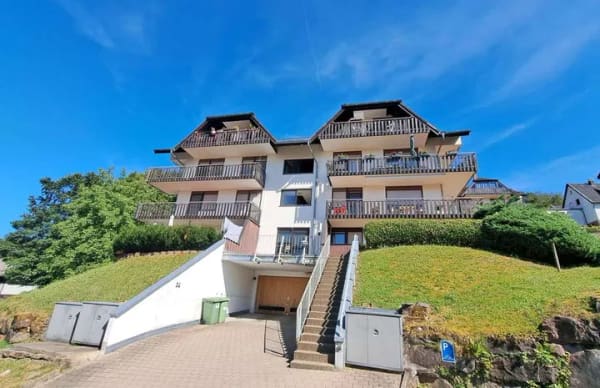 Immobilie in Bad Herrenalb - ++ Attraktive Kapitalanlage im Schwarzwald – vermietete 2-Zi.-Wohnung mit Tiefgarage & Terrasse ++ - Bild 0