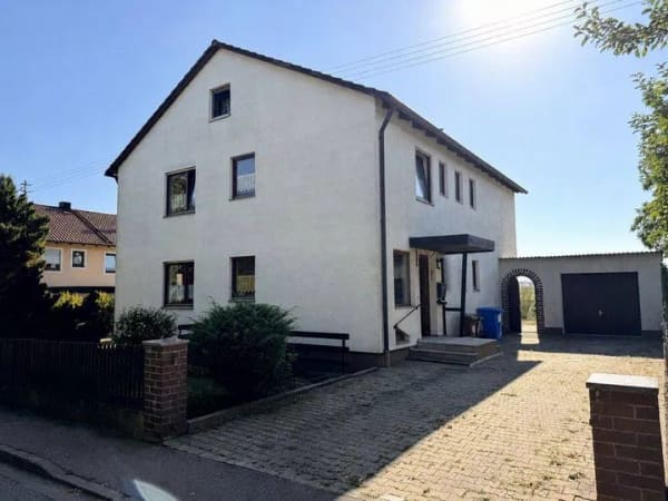 Immobilie in Tagmersheim - MASSIV GEBAUT - Zweifamilienhaus mti Garage und großem Garten - Bild 1