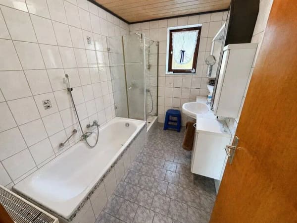 Immobilie in Tagmersheim - MASSIV GEBAUT - Zweifamilienhaus mti Garage und großem Garten - Bild 4