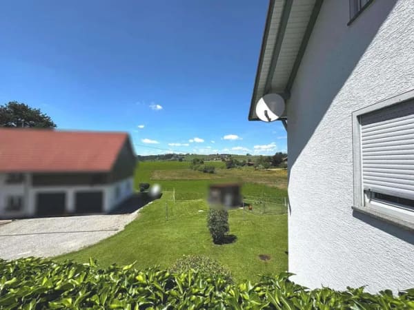 Immobilie in Argenbühl - Großzügiges Zweifamilienhaus mit zwei Garagen in idyllischer Landlage in Argenbühl - Bild 3