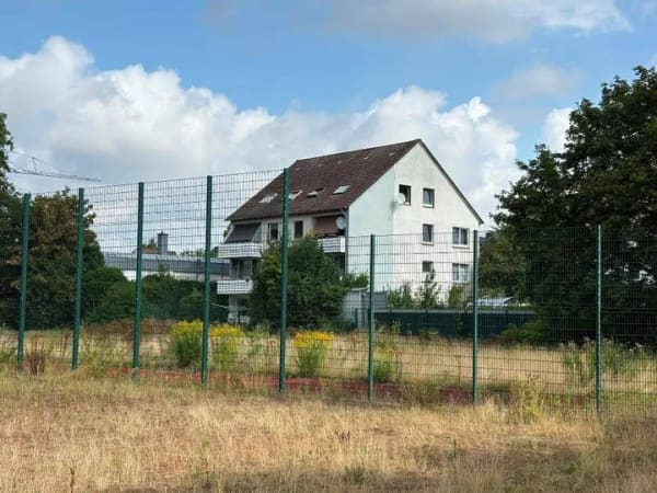 Immobilie in Bünde - Freistehendes Mehrfamilienhaus mit 8 Wohneinheiten und 2 Garagen - Bild 0