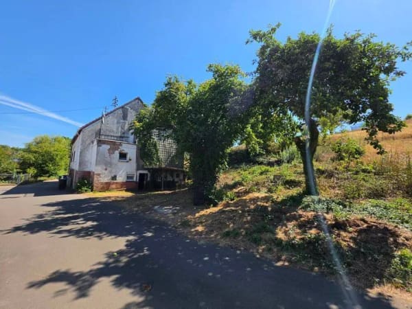 Immobilie in Altenkirchen - Wohnhaus am Feldrand mit 1490 m² Grundstück - ideal zur Renovierung - Bild 2