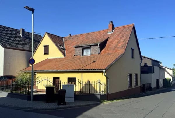 Immobilie in Limeshain - Gepflegtes 2-Familienhaus mit Nebengebäude und Werkstatt - viel Potenzial. - Bild 0