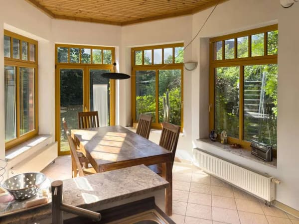 Immobilie in Kükels - Tradition trifft Moderne: Individuelles Anwesen mit vielseitigem Atelier & absoluter Privatsphäre - Bild 2