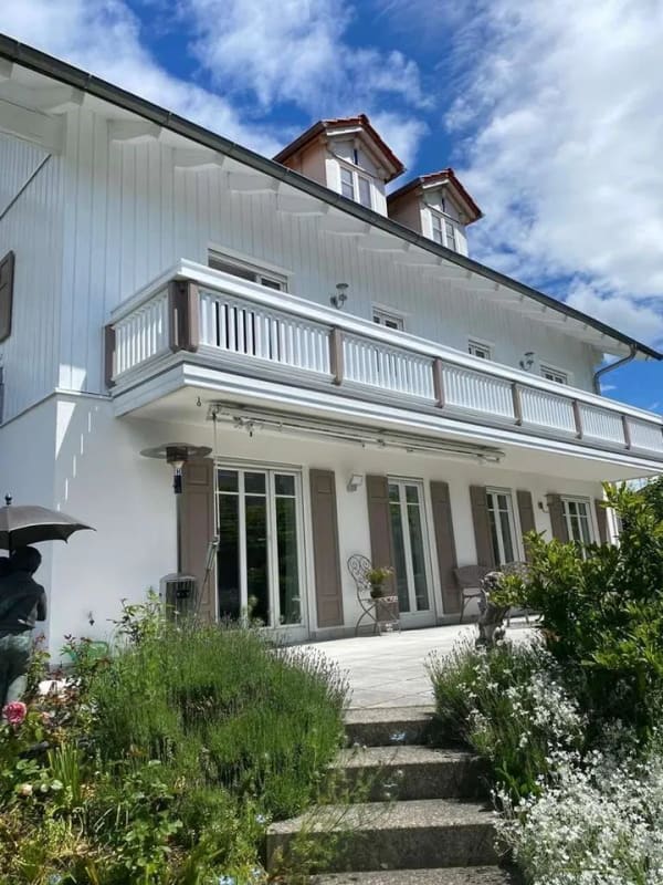 Immobilie in Rott - Familienfreundliches Zuhause in Rott: Haus mit Einliegerwohnung, Wintergarten und schönem Garten - Bild 3