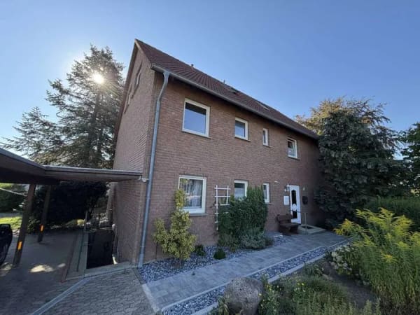 Immobilie in Bückeburg - Bückeburg-Cammer, 3-Fam-Haus für Eigennutzer und Kapitalanleger mit Weitsicht, EG sofort bezugsfrei - Bild 0