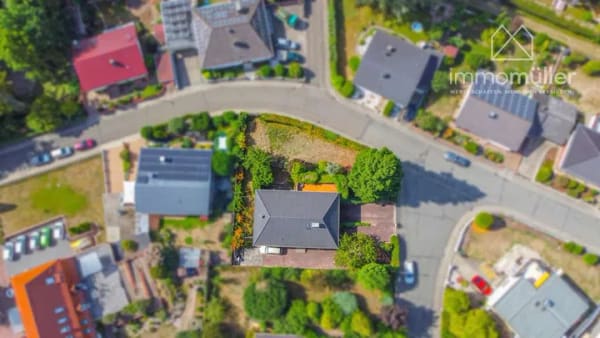 Immobilie in Albisheim (Pfrimm) - Für Familien & Ruhesuchende: Bungalow mit ebenerdigem Wohnkonzept & großem Garten in Albisheim - Bild 3