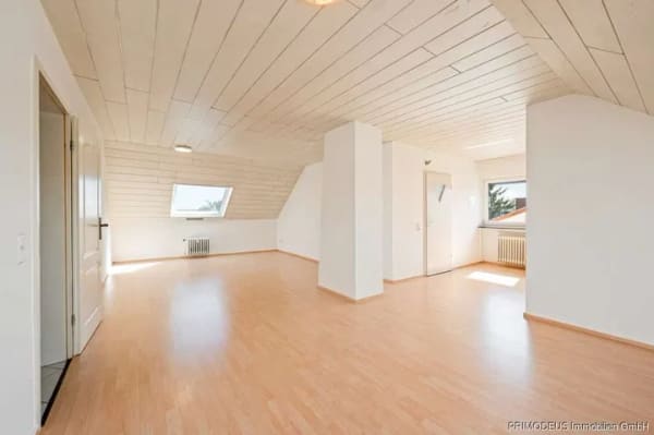 Immobilie in Steinbach - Zentrales 4-Parteien-Mehrfamilienhaus in Steinbach! - Bild 0