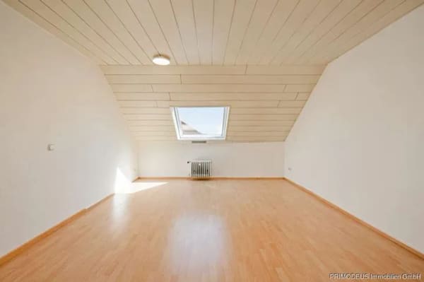 Immobilie in Steinbach - Zentrales 4-Parteien-Mehrfamilienhaus in Steinbach! - Bild 1