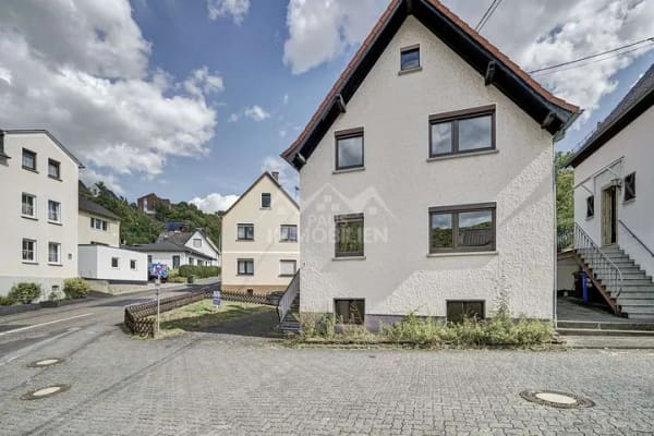 Immobilie in Waldbreitbach - Kleines Haus mit Charme und Potenzial – ideal für Handwerker und Individualisten - Bild 0