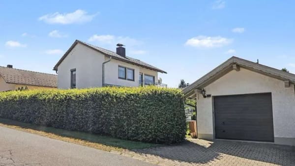 Immobilie in Mauth - Raum für Kinderträume und Entfaltung: Charmantes Einfamilienhaus mit großem Garten und 3 Garagen - Bild 4