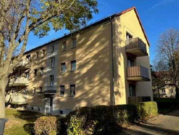 Immobilie in Hohenmölsen - +++ Vermietete und komplett möblierte Wohnung in guter Lage +++ - Bild 0