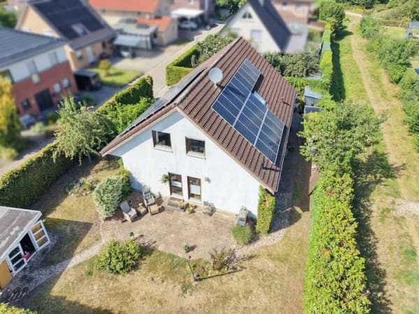Immobilie in Kölln-Reisiek - Großzügiges Einfamilienhaus mit Einliegerwohnung, Vollkeller & Photovoltaikanlage in Kölln-Reisiek - Bild 1